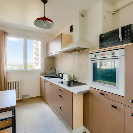 Apartment Charmant A Proximite De La Tour Eiffel Paris